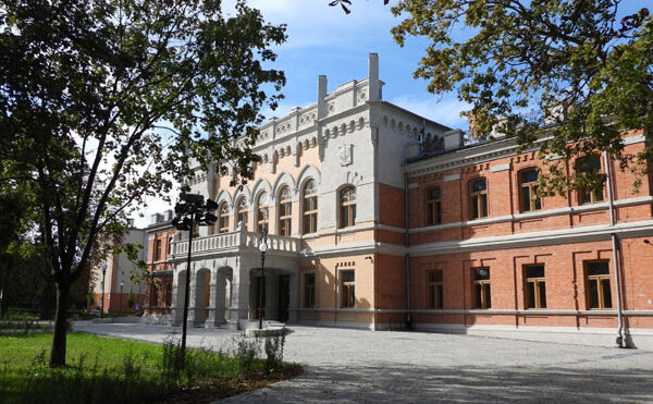 Wirtualny spacer po Kasynie Oficerskim